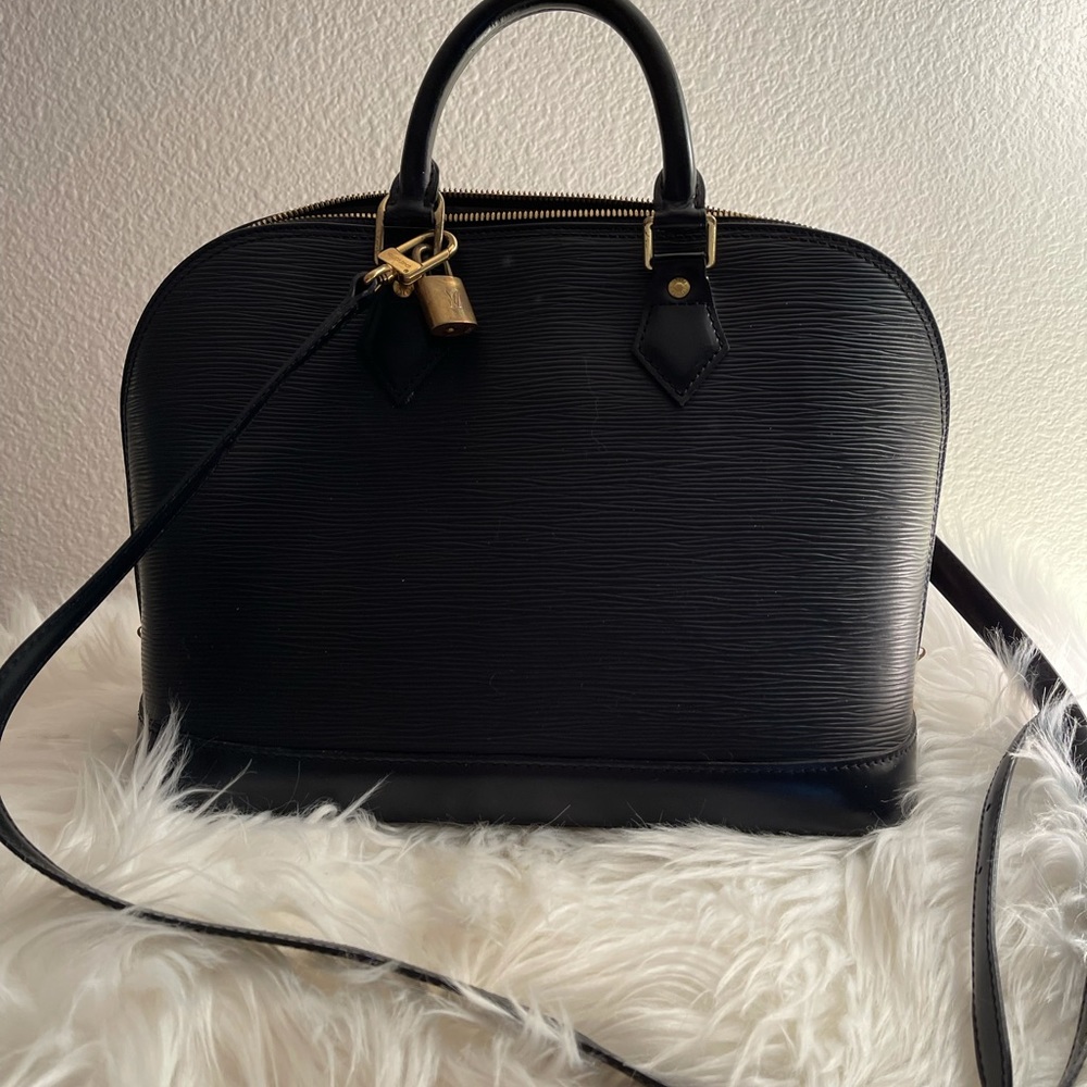 LOUIS VUITTON EPI ALMA PM IN BLACK WITH EXTRA SHOULDER STRAP ALSO IN BLACK